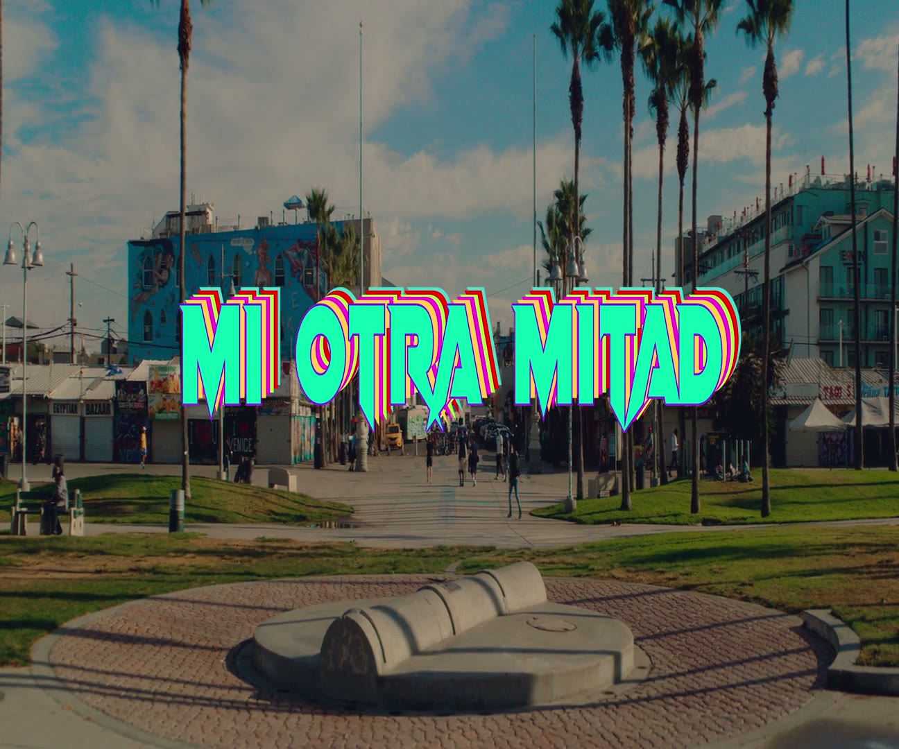 Mi Otra Mitad — Manuel Medrano — still